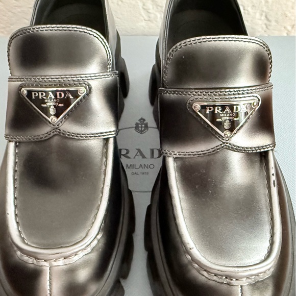 New Prada Monolith brushed leather loafers. Size EU 36. US 6. - Picture 10 of 13